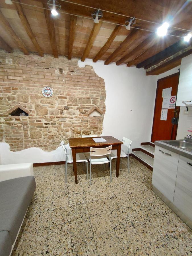 Casa Vicolo Delle Chiavi Apartment Poggibonsi Luaran gambar