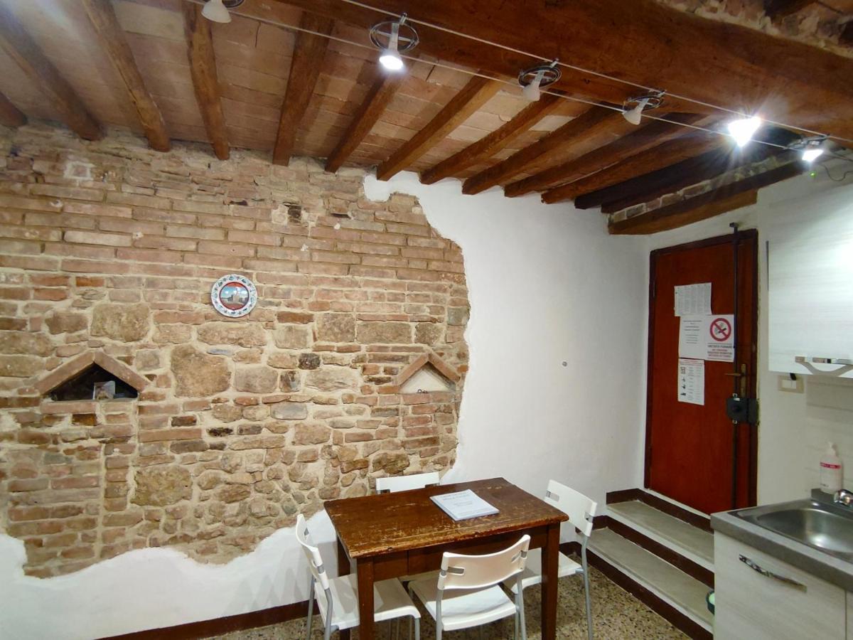 Casa Vicolo Delle Chiavi Apartment Poggibonsi Luaran gambar