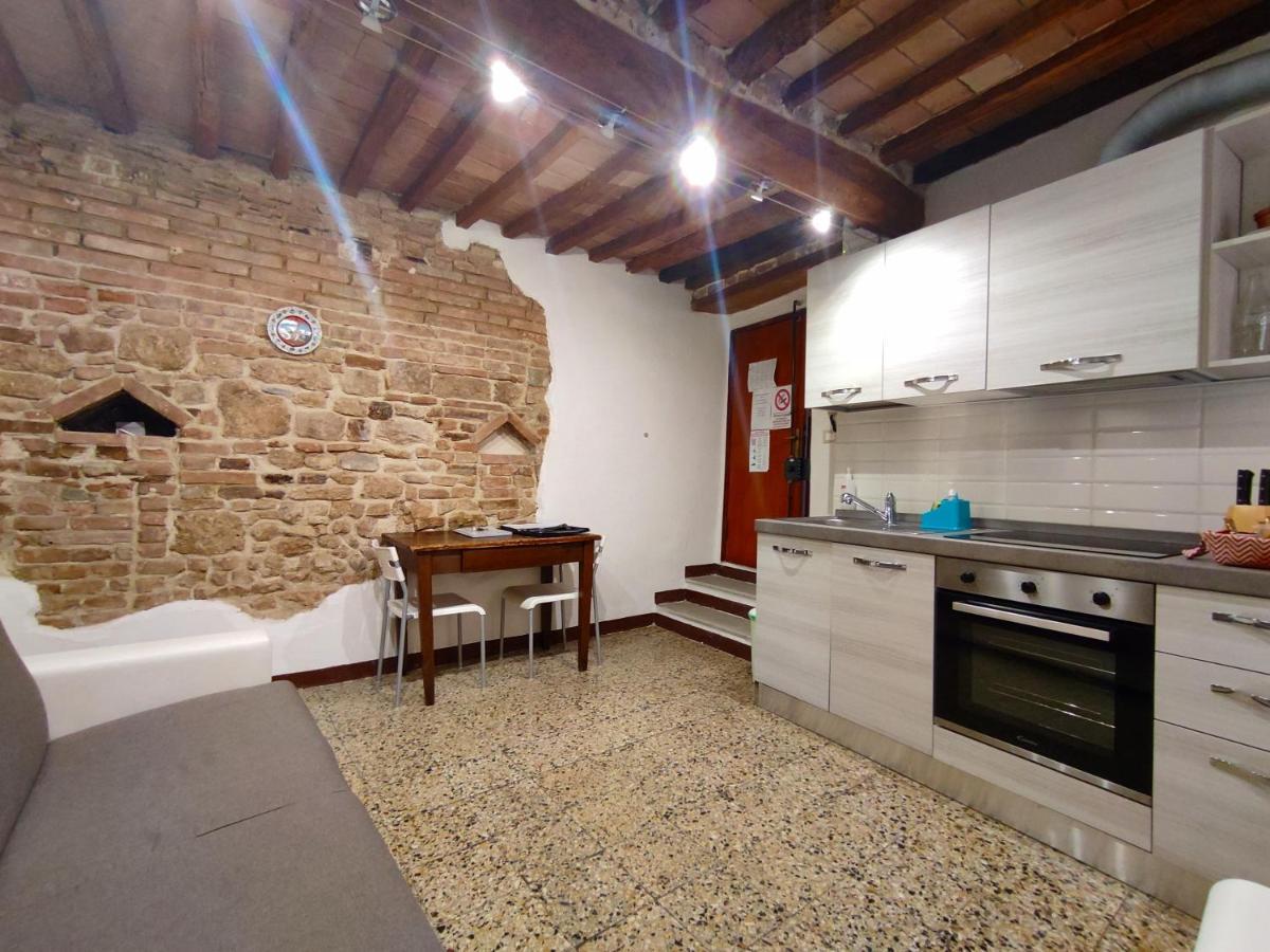 Casa Vicolo Delle Chiavi Apartment Poggibonsi Luaran gambar